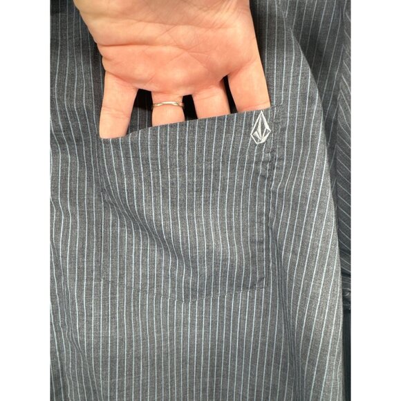 Volcom Mens Button Shirt XL Charcoal X Factor Striped Classic Skater Streetwear - Picture 2 of 12